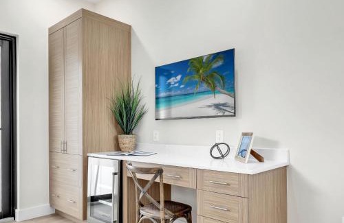 Big Cypress Golf and Country Club Hotel | Elegant Naples Studio with Huge Bathroom