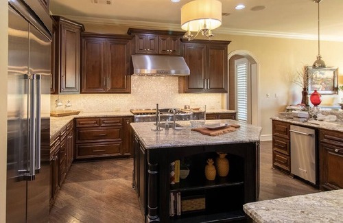 Amarillo Casa | Elegant Oasis on the Greenways with Two Masters; 5 Bedrooms, Hot Tub Pool