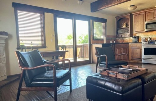 Sonoma Casa | Elegante casa adosada a 2 cuadras de Sonoma Plaza, desde $ 229 / noche fuera de temporada