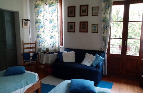 Castello Casa | Elegant private room with lake view balcony