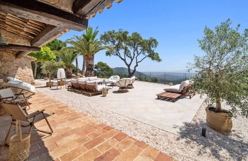 La Garde-Freinet Casa | Elegant Provencal country house