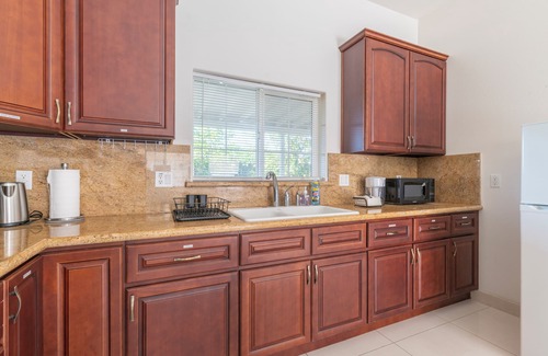 South San Gabriel Casa | Elegant Retreat Modern Comforts, Prime Location