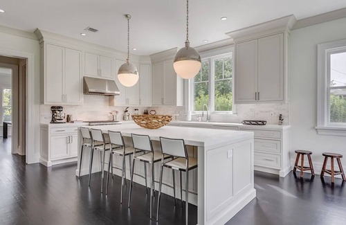 Southampton Casa | Elegant Southampton Retreat with Pool, Pool House, and Resort-Style Outdoor.