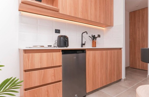 San Diego Apartamento | Elegant Stay – 1BR Poblado Apt w/ Cowork & Jacuzzi