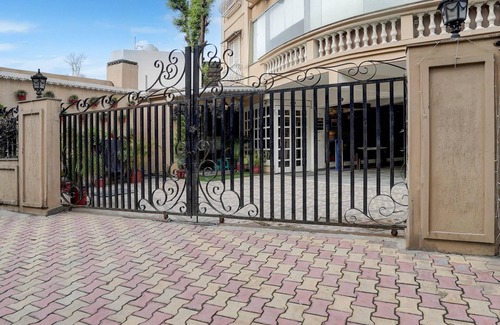 Bullawala Casa | Elegant Stays With Rooftop Restro and Hill View