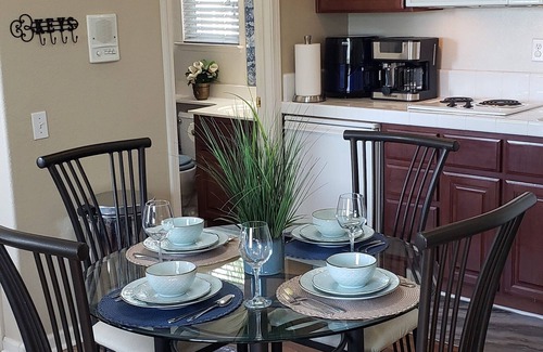 Turlock Apartamento | Elegant Studio Apt. House Near Emanuel Hospital