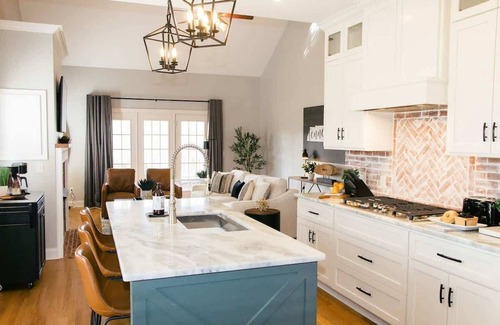 Belle Meade Casa | Elegant Sylvan Park Estate Getaway