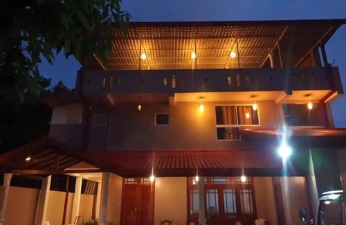 Kamburugamuwa Casa | Elegant Twin Oasis