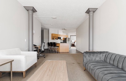 Fort McMurray Apartamento | Elegant Two bedroom Suite