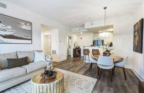 Downtown Apartamento | Elegant Urban Living Downtown Stamford