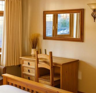 Bloxwich Apartamento | Elegant Vintage Stay Near Airport & NEC