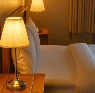 Bloxwich Apartamento | Elegant Vintage Stay Near Airport & NEC