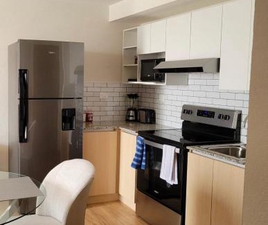 Zona 17 Apartamento | Elegante apartamento cerca de Embajada de los EEUU y Cayala