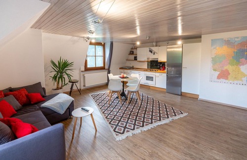 Herrischried Apartamento | Elegante Ferienwohnung mit Außenpool Schwarzwald