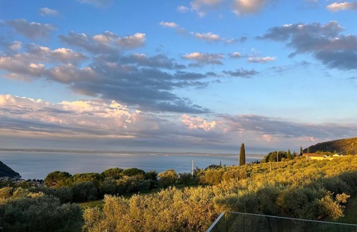 Marciaga Villa | Elegante Luxusvilla mit Pool und Spektakulärer Aussicht auf den Gardasee