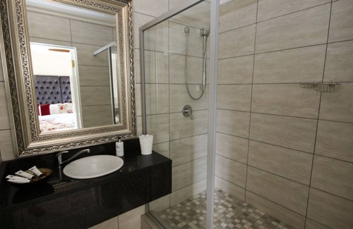 Die Barakke Casa | Elephant Country Guest House