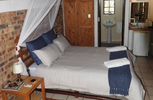 Marloth Park Cabina | elephant memories safari lodge