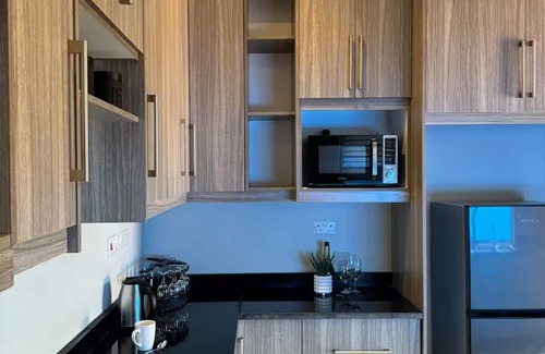 Victoria Falls Casa | Elephant's Crest Modern Cozy Home, Pool, Solar