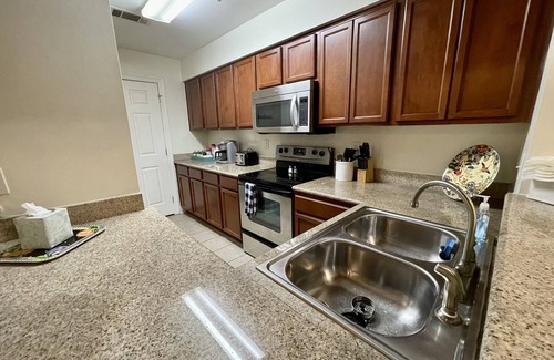 Tuscaloosa Condominio | Elephant's Den - Book Now!