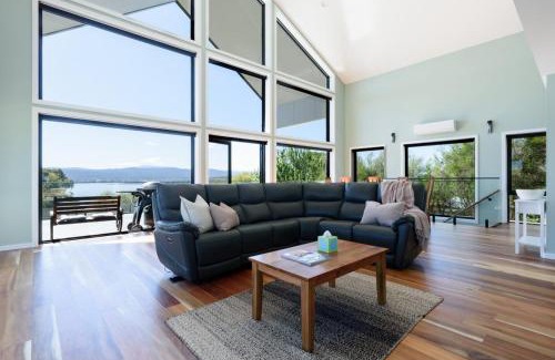 Legana Casa | Elevated Modern Escape with Tennis Court Access