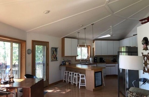 Ludington Casa | Elevated Round House on Stilts