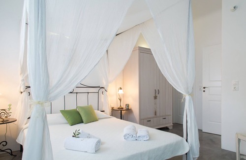 Agia Paraskevi Villa | ELIA - Villa soleada con piscina privada y vistas al mar