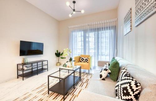 Dubai Apartamento | Elite LUX Holiday Homes - Cozy & Stylish 1 BR with Huge Pools & World Class Gym