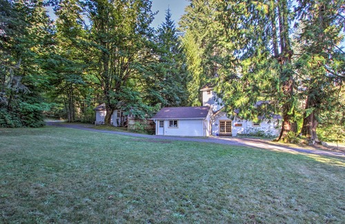 Ashford Cabaña | 'elk Hideaway:' Ashford Cottage w/ Hot Tub!