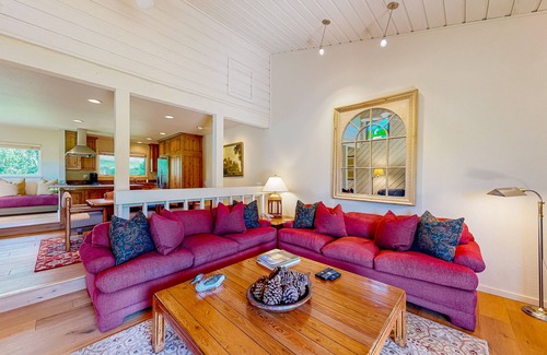 Elkhorn Village Condominio | Elk Horn home with golf course views, private hot tub, & shared pool - dogs ok