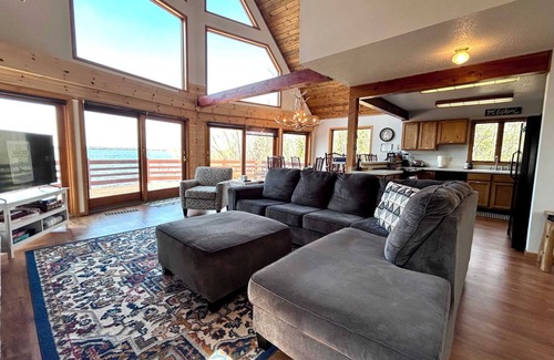Bergland Casa | Elk House Hideaway on Lake Gogebic~Hot Tub & Sauna