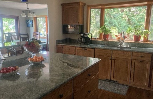 Williamsburg Casa | Casa Elk Lake Premier, frente al mar privado, cerca de Traverse City.