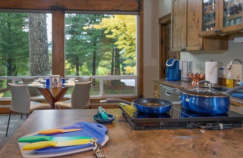 Riverbend Casa | Elk River Estate (Guest House)