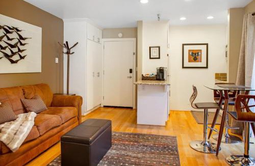 Elkhorn Village Casa | Elkhorn Condo Walk to Dollar!