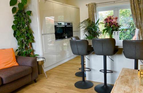Malvern Casa | Elkstone House, Hot tub Luxury, Comfortable Home