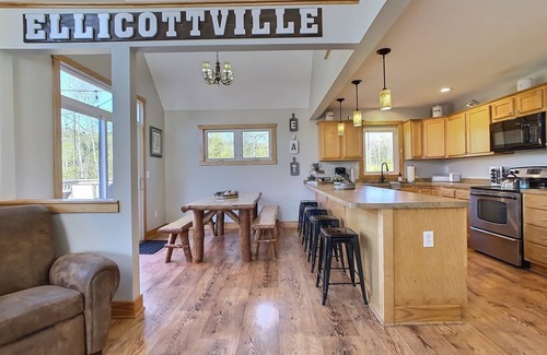 Great Valley Casa | Ellicottville Chalet with Game Room, 3 Full Baths, Fire Pit, Sleeps 13