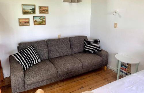 Rawhiti Casa | Elliot Bay - Shearer's Cabin