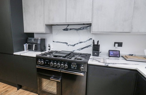 Ainley Top Cabaña | ELLIS HOUSE, pet friendly, luxury holiday cottage in Huddersfield