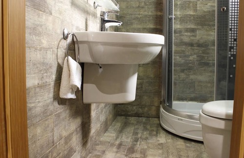 Lekki Phase 1 Hotel | Ellyxville Hotels