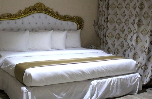 Lekki Phase 1 Hotel | Ellyxville Hotels