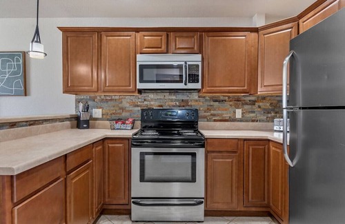 Rapid City Apartamento | Elm Avenue · ★Charming Home★Pet-Friendly★LG Fenced Backyard★