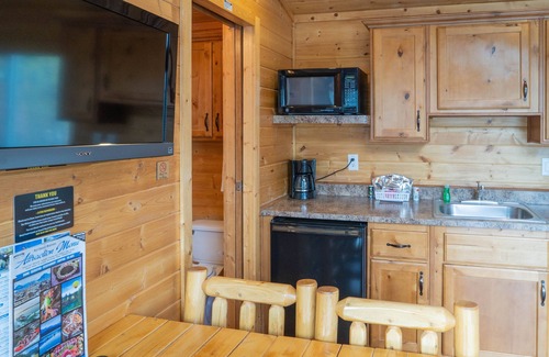 West Glacier Cabina | Elm Cabin at West Glacier