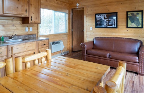 West Glacier Cabina | Elm Cabin at West Glacier
