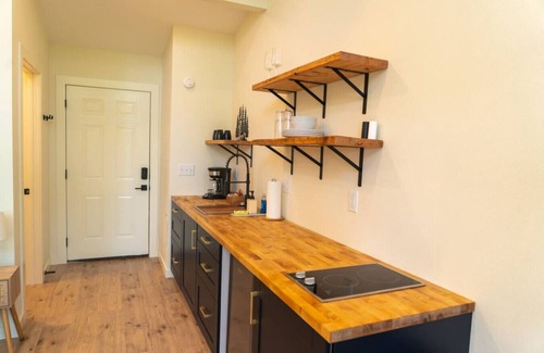 Jasper Cabina | Elm Springs Hollow Modern Cabin, 3 mi. to BNR