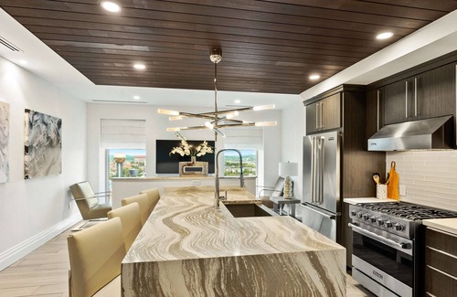 Downtown Knoxville Hotel | Embassy Suites by Hilton Knoxville Downtown