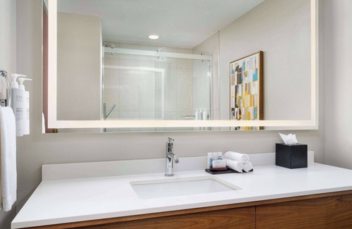 Downtown Lincoln Hotel | Embassy Suites Lincoln