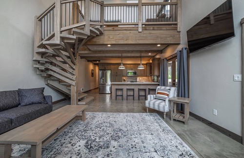 Coram Condominio | Embrace Adventure! 7 mi to GNP- 2bd/2ba Condo - Private Patio w/Hot Tub - #1-1