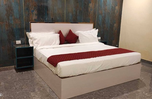 Sector 62 Otro | Embrace Nature: Your Tranquil Farm Stay Awaits!