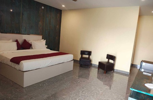 Sector 62 Otro | Embrace Nature: Your Tranquil Farm Stay Awaits!