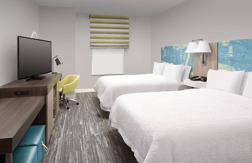 Seybold Hotel | Embrace the Miami Vibe! Free Breakfast, Outdoor Pool, Pet-friendly!