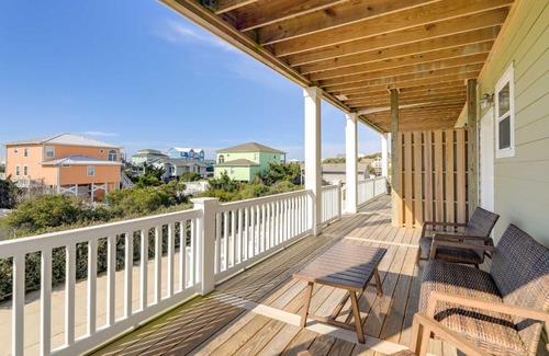 Emerald Isle Casa | Emerald Isle Vacation Home Walk to Beach!
